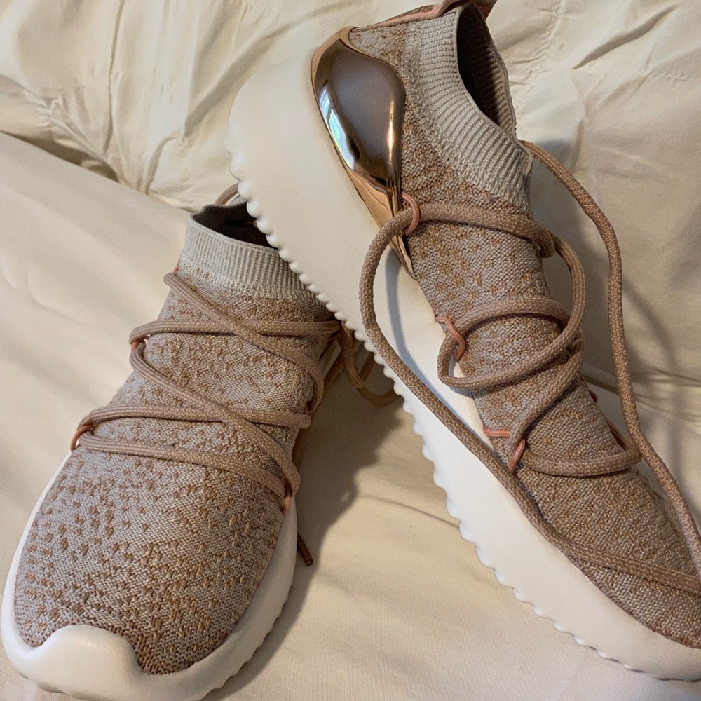 Adidas Cloud foam sneakers